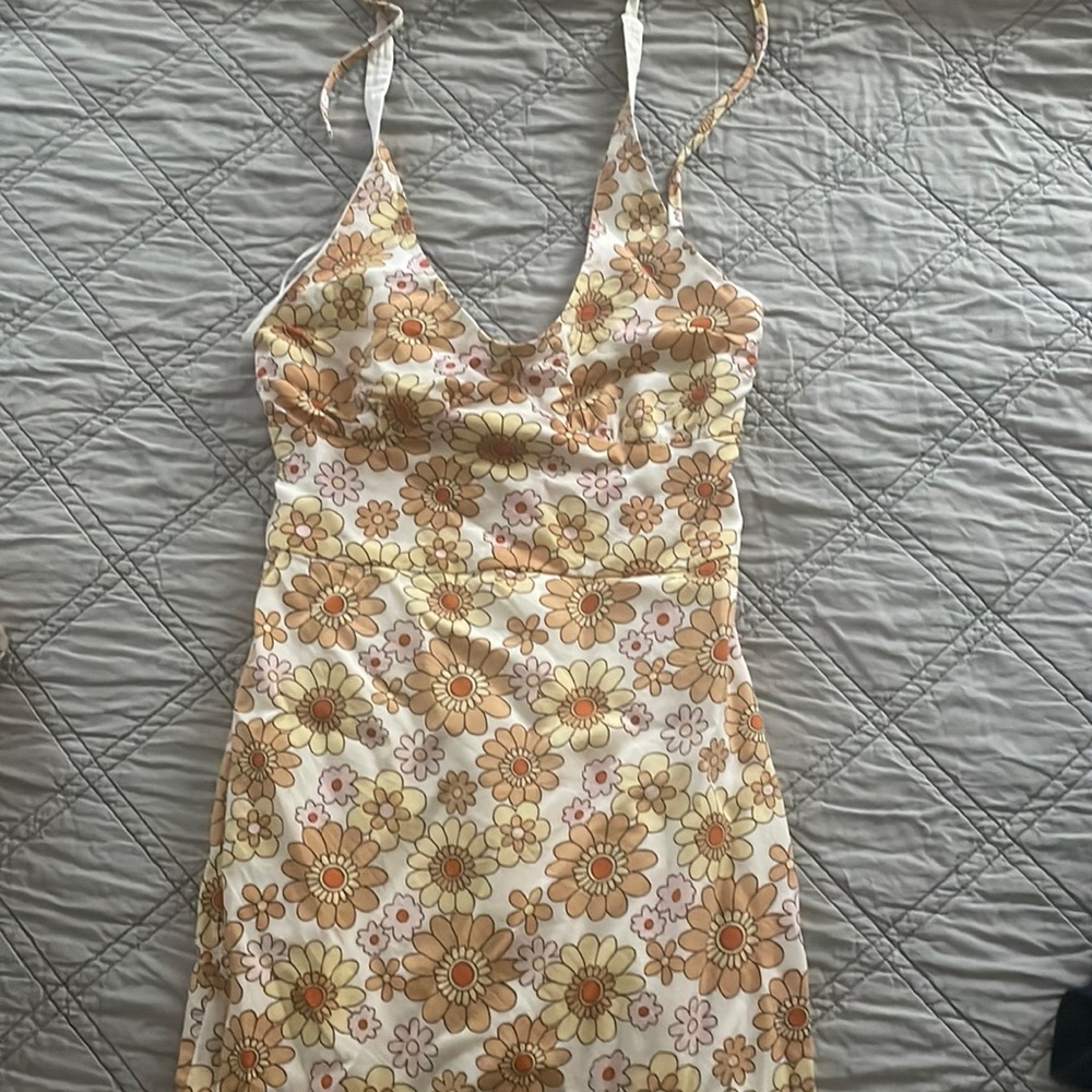 Hollister sundress. Worn a couple of times. X Small